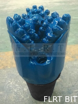 Un buen precio. 7 kilogramos de pedazo tricónico del diente de acero 4 5/8