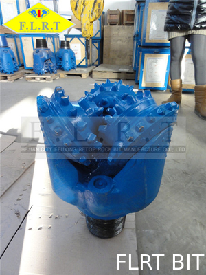 Un buen precio. Broca tricónica azul 13 5/8
