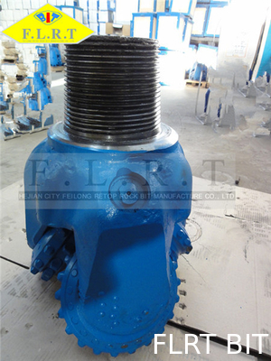 Un buen precio. Pedazo tricónico de alto nivel 7 de TCI 7/8 pulgada - 17 pulgadas IADC 437 del 1/2 para la perforación de roca en línea